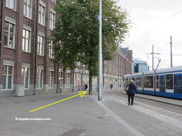 hoe kom ik bij de centrale bibliotheek oba oosterdok in amsterdam met het ov openbaar vervoer by public transport 12